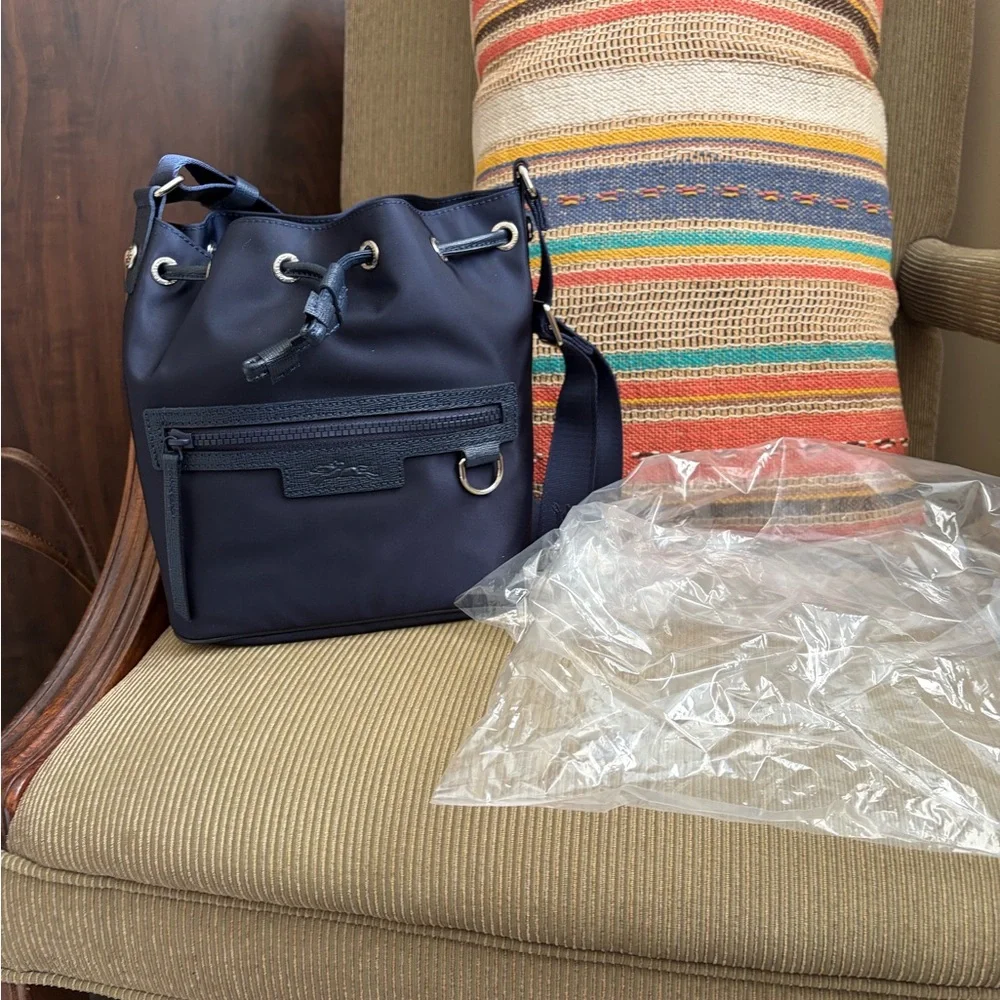 Longchamp Le Pilage Small Drawstring Bag, Navy, Brand New - Picture 1 of 5